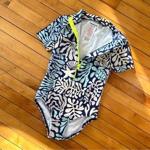 NWOT Mini Boden | Short-Sleeved Swimsuit | Size 6-7y | 122cm | Sea Turtle Coral
